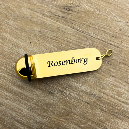 Metalen hotel sleutelhanger Classico 29x108mm goudkleurig met gravering - per stuk