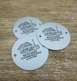Aluminium logo plaatje Ø50mm met jouw logo op zilverkleurig of wit aluminium gedrukt  2 gaatjes