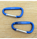Karabijnhaak met tekst gravering 60x30mm blauw - per stuk