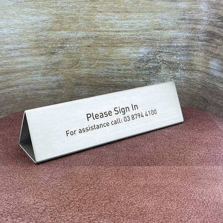 Tafelbordje Cody van zilverkleurig aluminium met eigen ontwerp 200x55mm - per 1 stuk