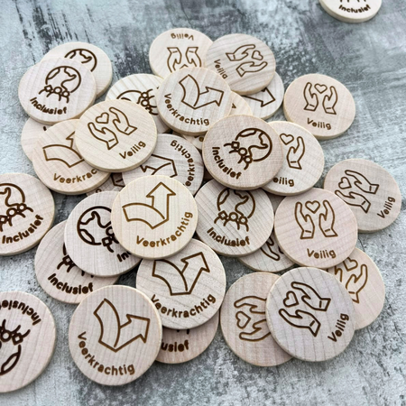 CombiCraft Houten munten met eigen gravering Ø29mm - per 100 stuks