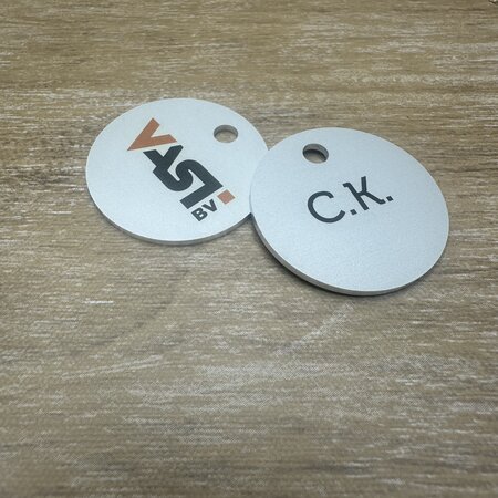 CombiCraft Sleutellabel aluminium met nummer en logo in onderdruk tweezijdig - per stuk