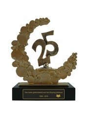  Gegoten metalen trofee met gravering en 25; 235x80x280mm