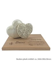  Beeld: 2 harten met beuken plank