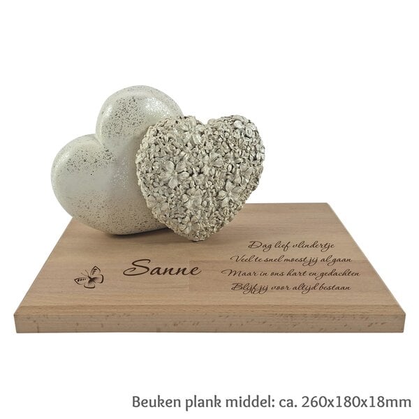 Beeld: 2 harten met beuken plank
