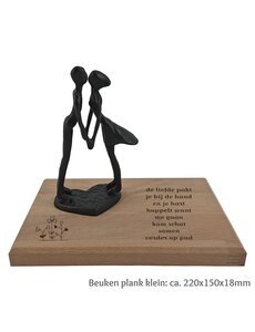  Beeld: kussend paar met beuken plank