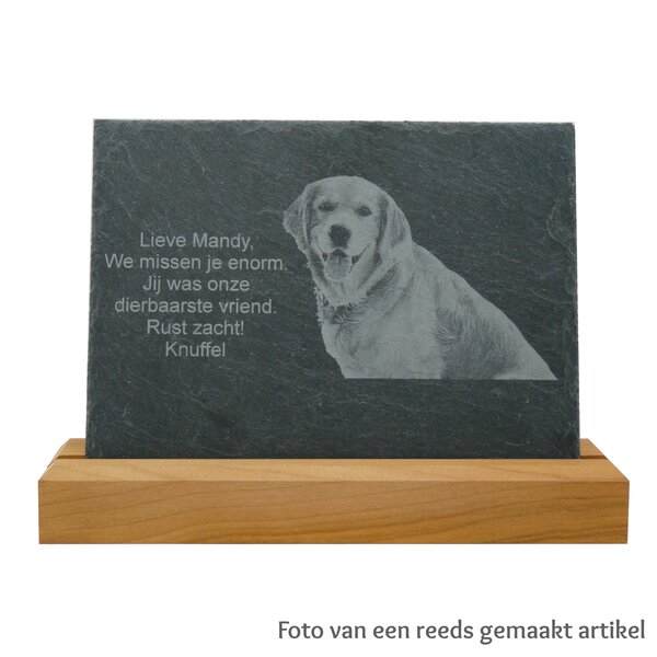 Leisteen met houten standaard, 20x15x0,5cm