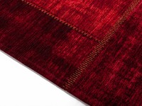 Pognum 45 - Uniek vintage vloerkleed in rode kleurstelling