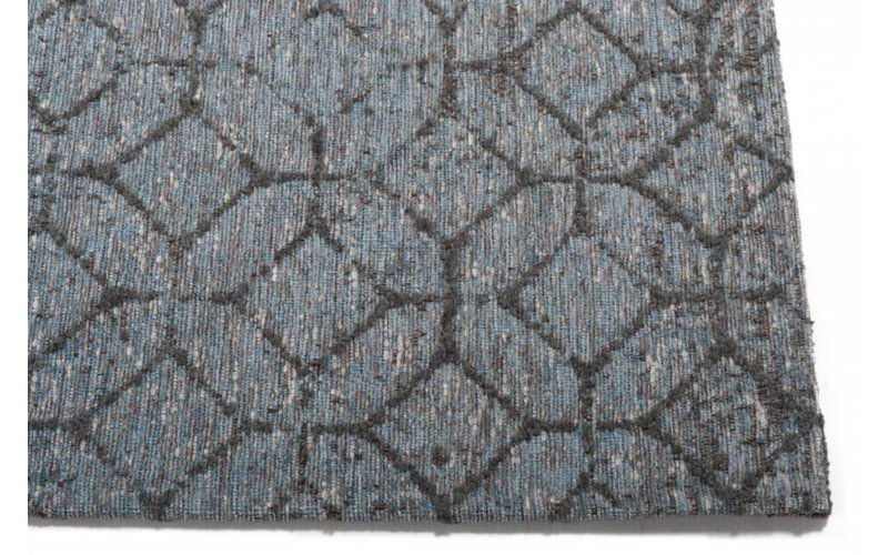 Noma 31 - Uniek geometrisch vloerkleed in pastelblauw met donkergrijze lijnen