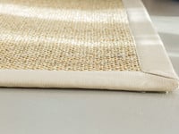 Luisa 13  - Uniek Sisal vloerkleed in Beige met crèmekleurige band