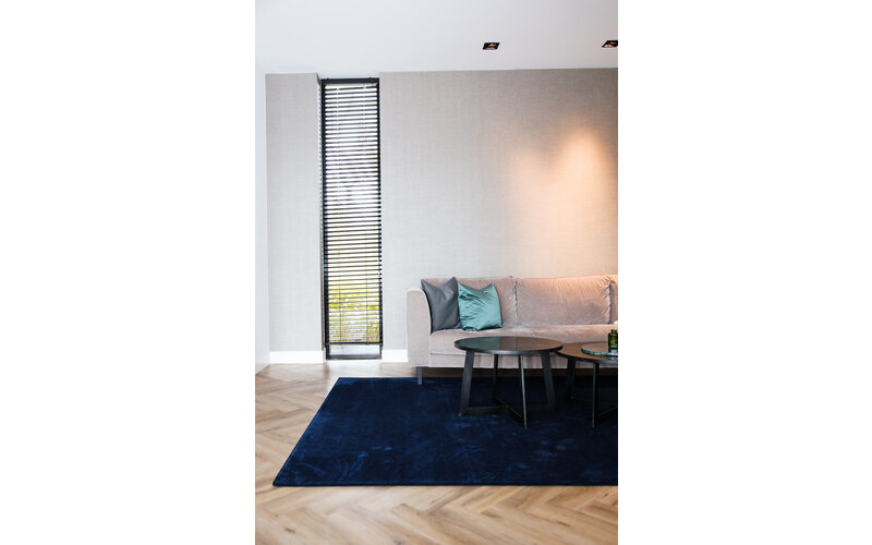 Frisco 35 - Zacht effen vloerkleed in dark blue