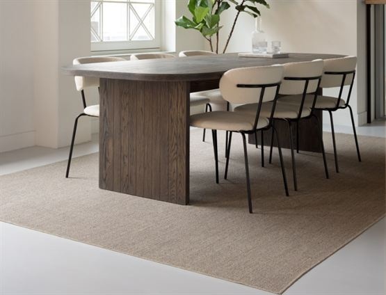 Kurzflor unter Esstisch