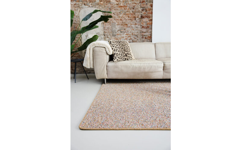 Natural Life 65 - Okergele basiskleur met Multi color - Vloerkleed wollen look met noppenstructuur