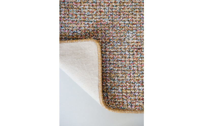 Natural Life 65 - Okergele basiskleur met Multi color - Vloerkleed wollen look met noppenstructuur