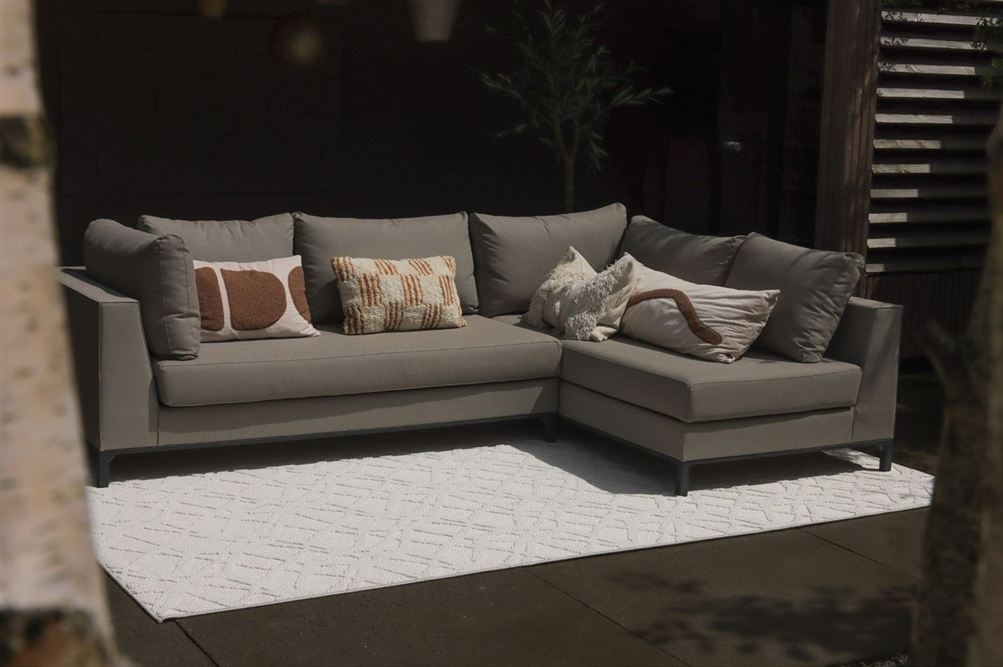 Laagpolig outdoor vloerkleed in witte kleurstelling