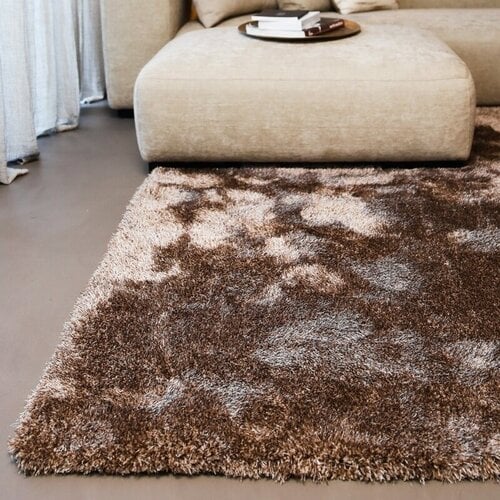 Waarom bruin warmte brengt in elk interieur