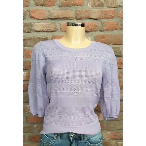 Ambika Ambika top met 3/4 pofmouw Ambika Ambika top met 3/4 pofmouw