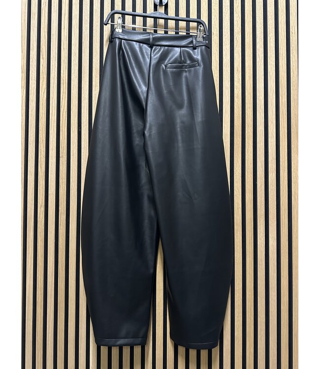 Ambika PU Pants balloon fit Nina black