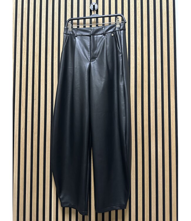 Ambika PU Pants balloon fit Nina black