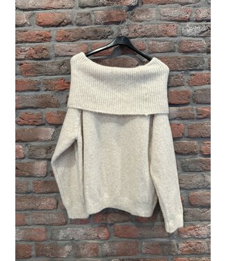 Musthave sweater Celine off white one size