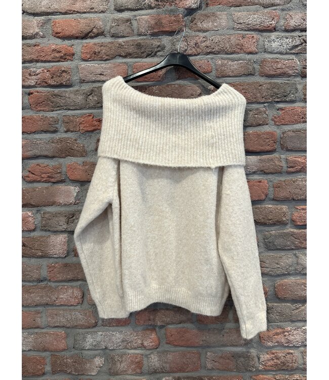 Musthave sweater Celine off white one size