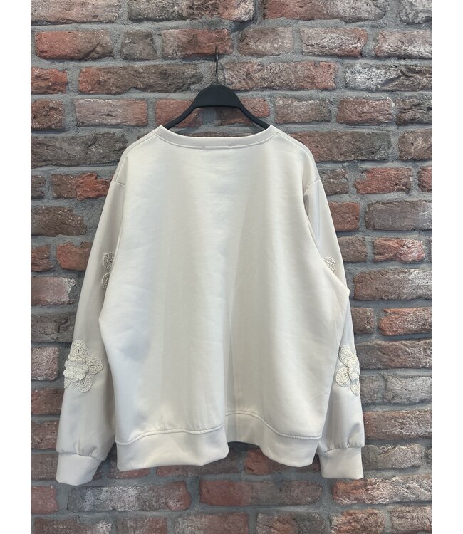 Musthave sweater Flower one size beige