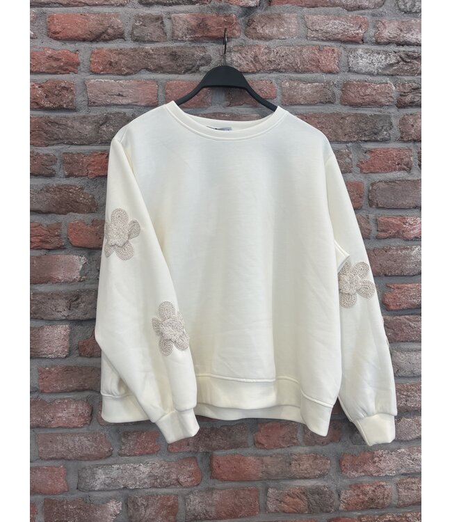 Musthave sweater Flower one size off white