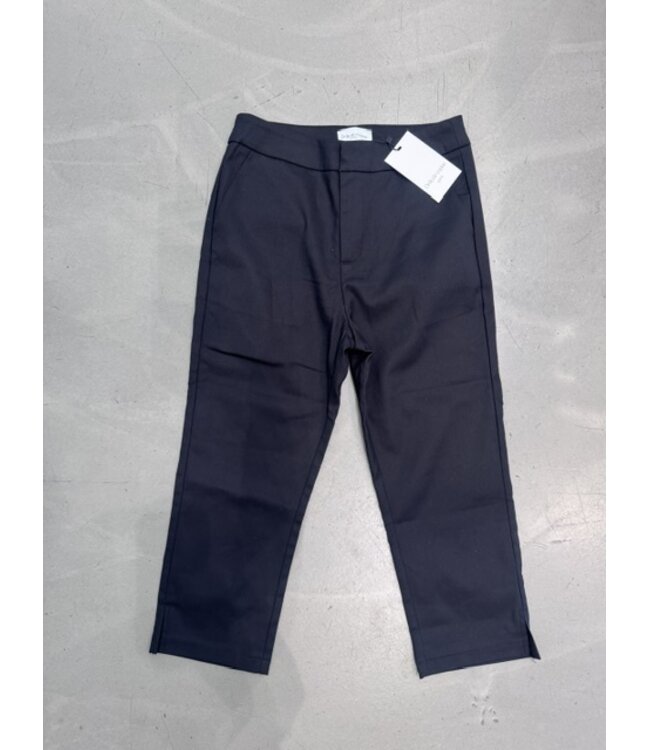 Musthave Pants Capri black