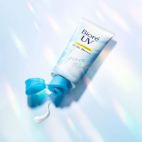 UV Aqua Rich Light Up Essence SPF 50+ PA++++ Bioré UV Aqua Rich Light Up Essence SPF 50+ PA++++