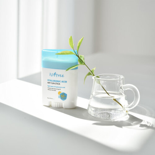 Hyaluronic Acid Airy Sun Stick SPF50+ PA++++ Isntree Hyaluronic Acid Airy Sun Stick SPF50+ PA++++