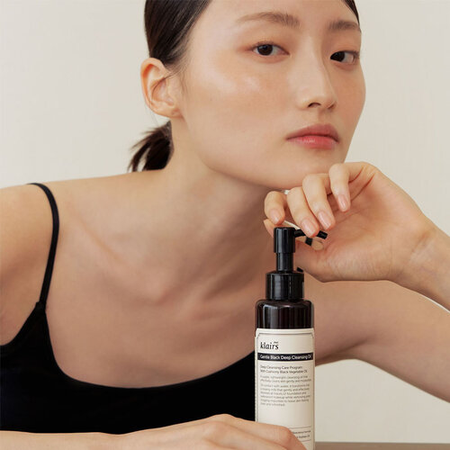 Klairs Gentle Black Deep Cleansing Oil