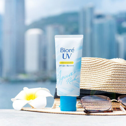 UV Aqua Rich Watery Essence Sunscreen SPF50 PA ++++ Bioré UV Aqua Rich Watery Essence Sunscreen SPF50 PA ++++