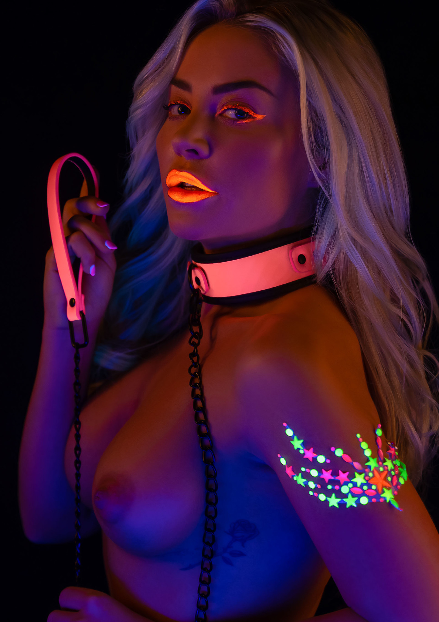 TABOOM GLOW IN THE DARK COLLAR AND CHAIN LEASH