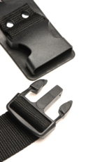 XR Brands Thunder Strap - Wand Thigh Harness - Zwart