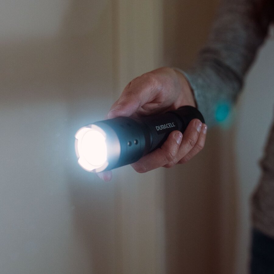 550 Lumen Focusing Flashlight - 3AAA-4