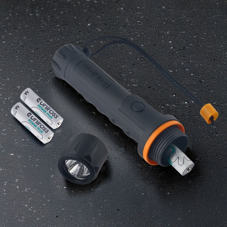 Heavy Duty Zaklamp 15LM, 2xAA-4