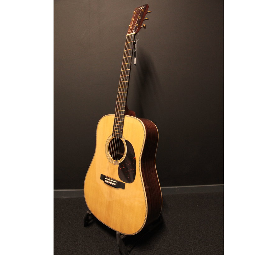 Martin D-28 Modern Deluxe