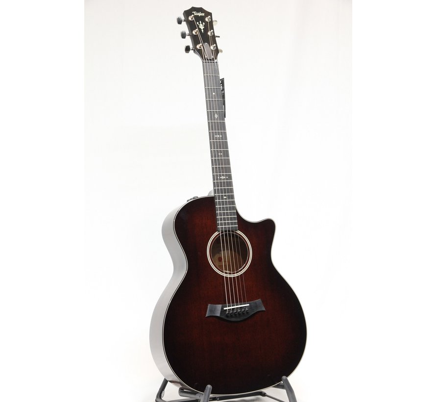 Taylor 524CE V-Class Bracing semi akoestische gitaar