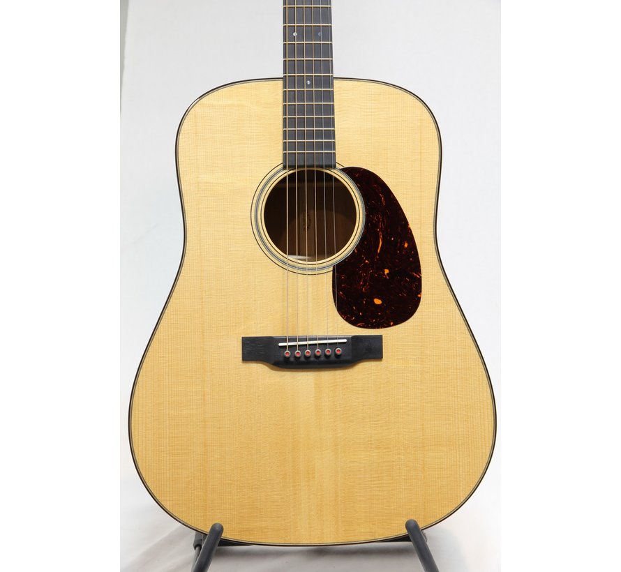 Martin D-18E Modern Deluxe