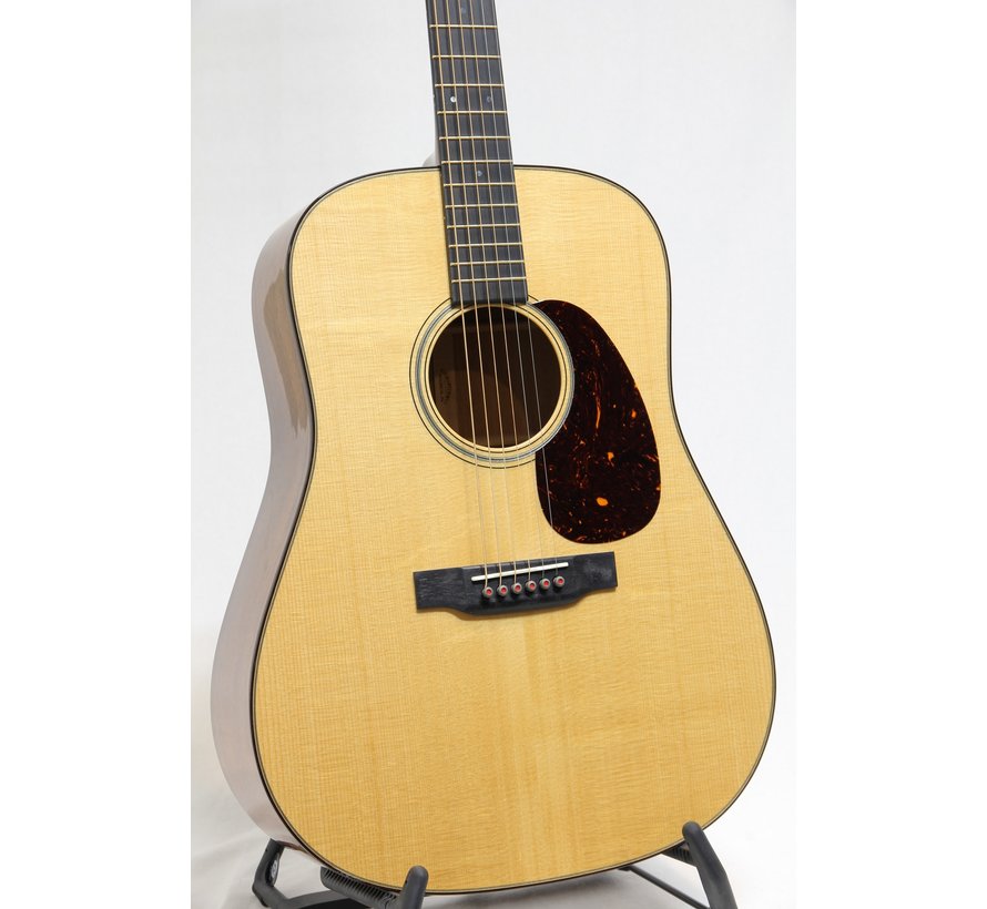 Martin D-18E Modern Deluxe