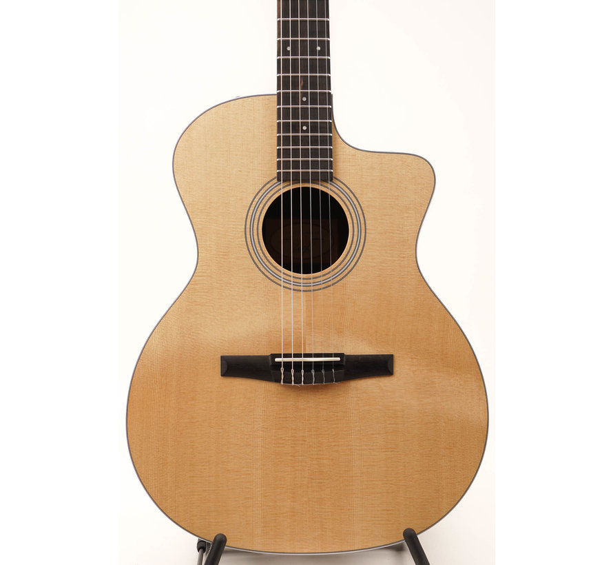 Taylor 214ce-N Nylon | Semi akoestische gitaar | Nylonsnarig