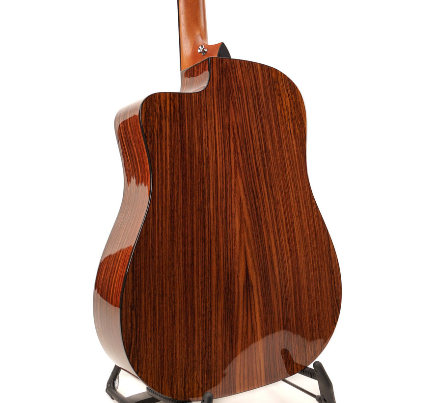 Taylor 210ce PLUS