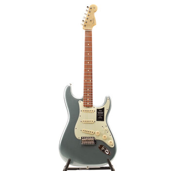 Fender Fender Vintera '60s Stratocaster | Ice Blue Metallic