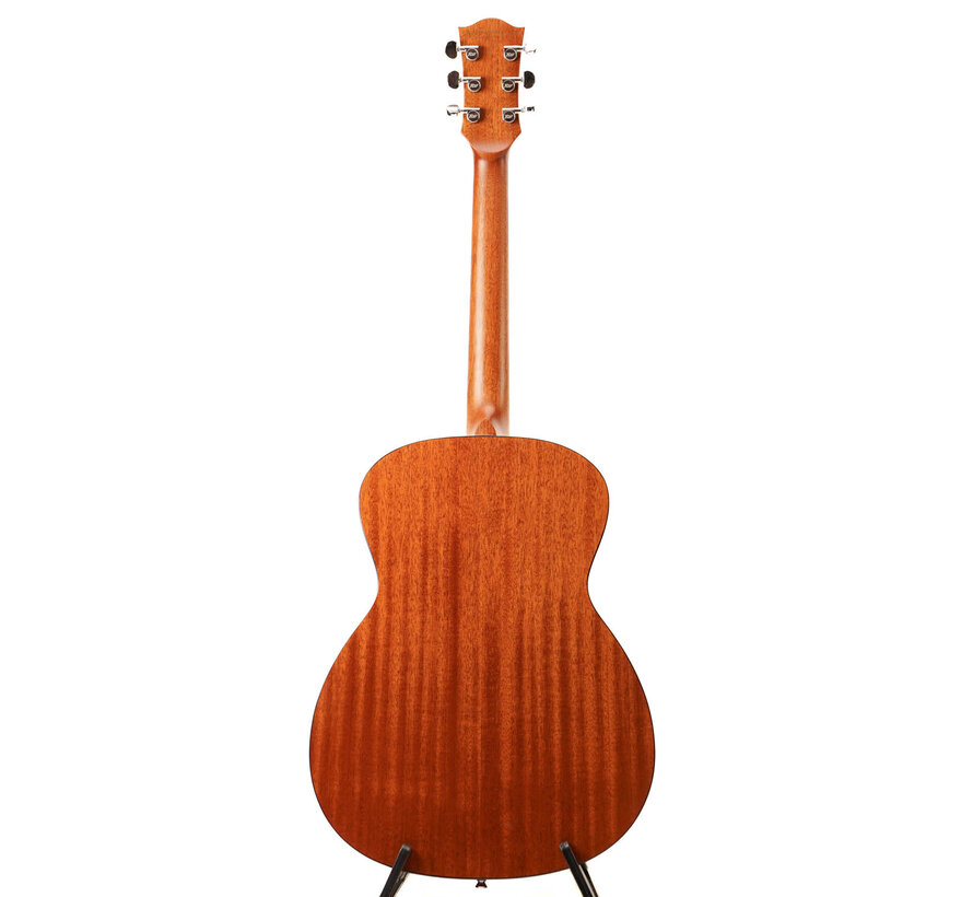 Richwood A-40 Auditorium model gitaar