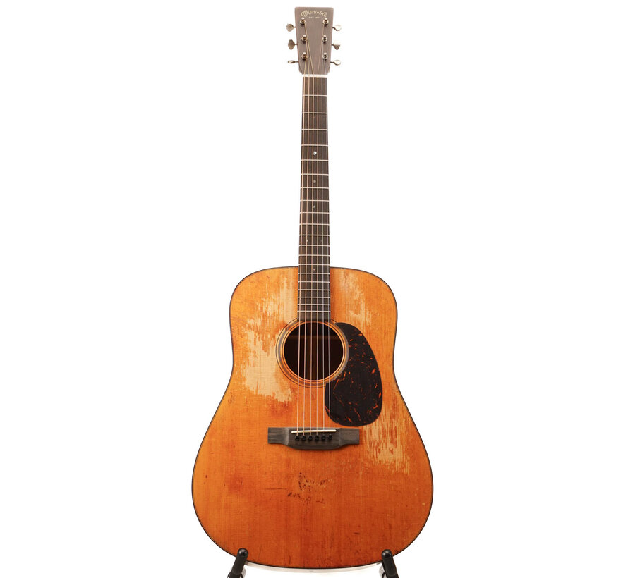 Martin D-18 Street Legend