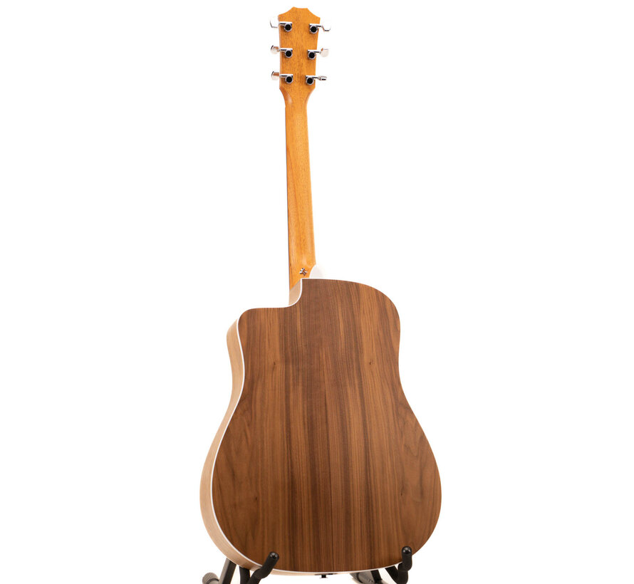 Taylor 210ce