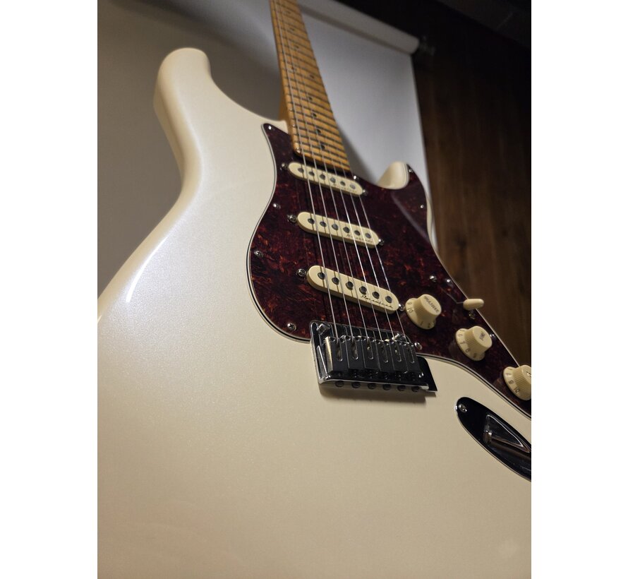 Fender Player Plus Stratocaster MN OLP Olympic Pearl