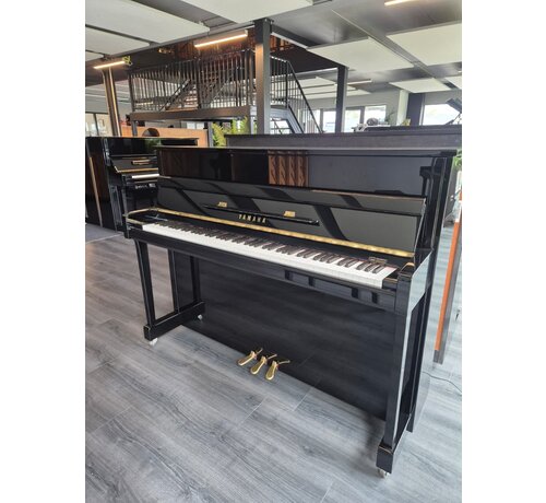 Yamaha Yamaha B2E PE akoestische piano | Bouwjaar 2013