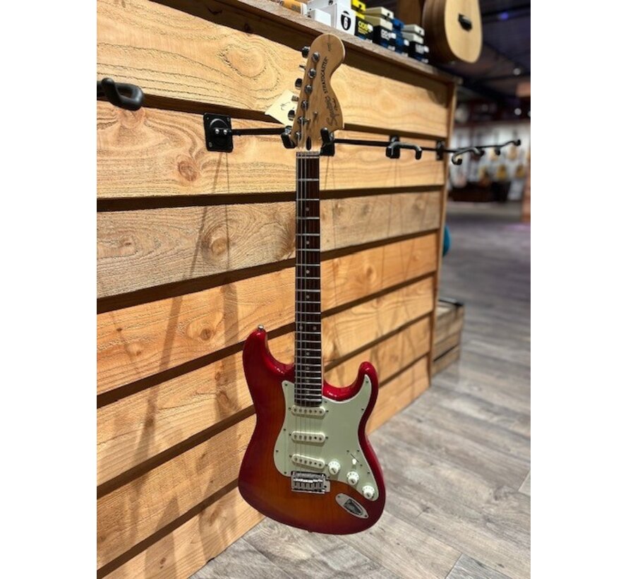 Squier Standard Series stratocaster | Cherry Sunburst | Tweedehands