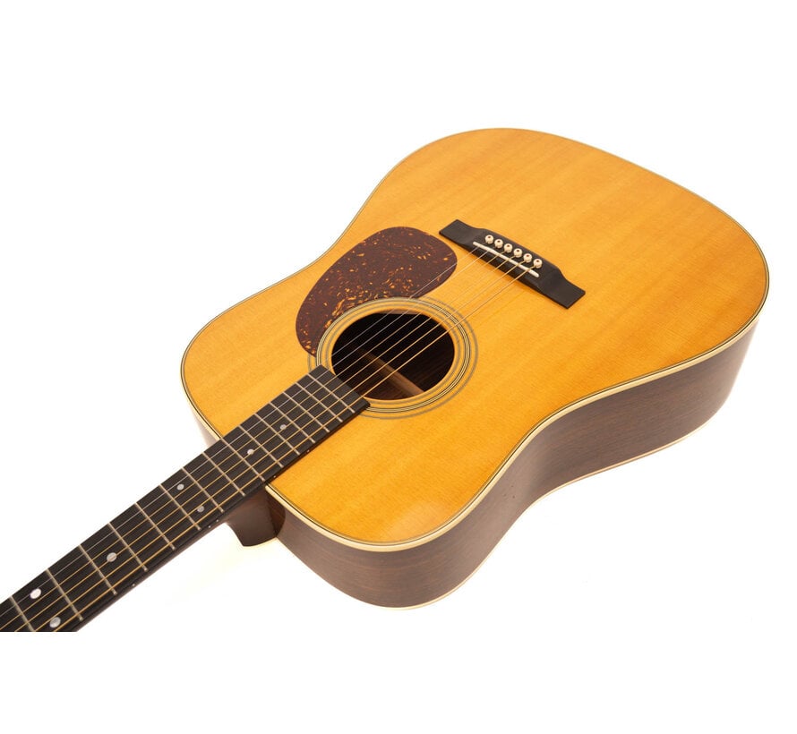 Martin D-28 Re Imagined + K&K Pick-up | Tweedehands | B.J. 2021